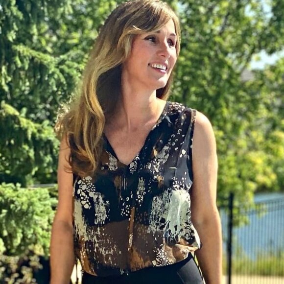 Cabi 4185 Incandescent Top Fall 2021 Medium EUC - Picture 7 of 8